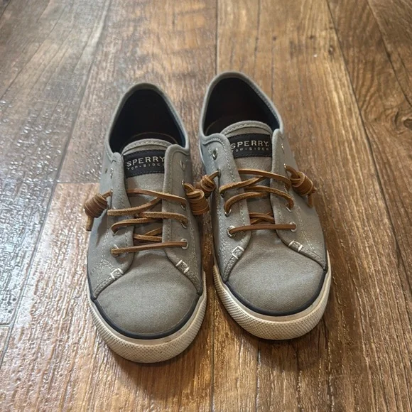 Women's 8 Canvas Slip Ons - Picture 1 of 5